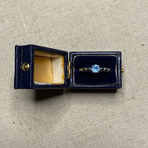 💛 14k White Gold Plated Blue CZ Minimalist Ring - Picture 2 of 6
